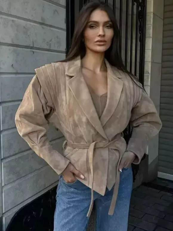 Veste portefeuille en suédine pour femme - Blazer marron tailleur coupe sablier épaules structurées - Collection printemps chic streetwear 2026