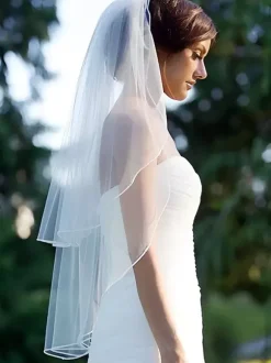 Voile de mariée classique à volants à deux niveaux et à bords coupés en filet