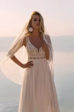Voile de mariée classique à deux niveaux en tulle et paillettes bord coupé