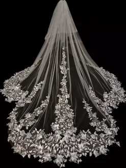 Voiles de mariée à deux niveaux en dentelle et tulle bord en dentelle appliquée effet cascade