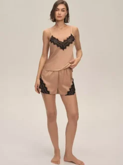 Vêtements d'intérieur à bretelles sans manches en polyester.